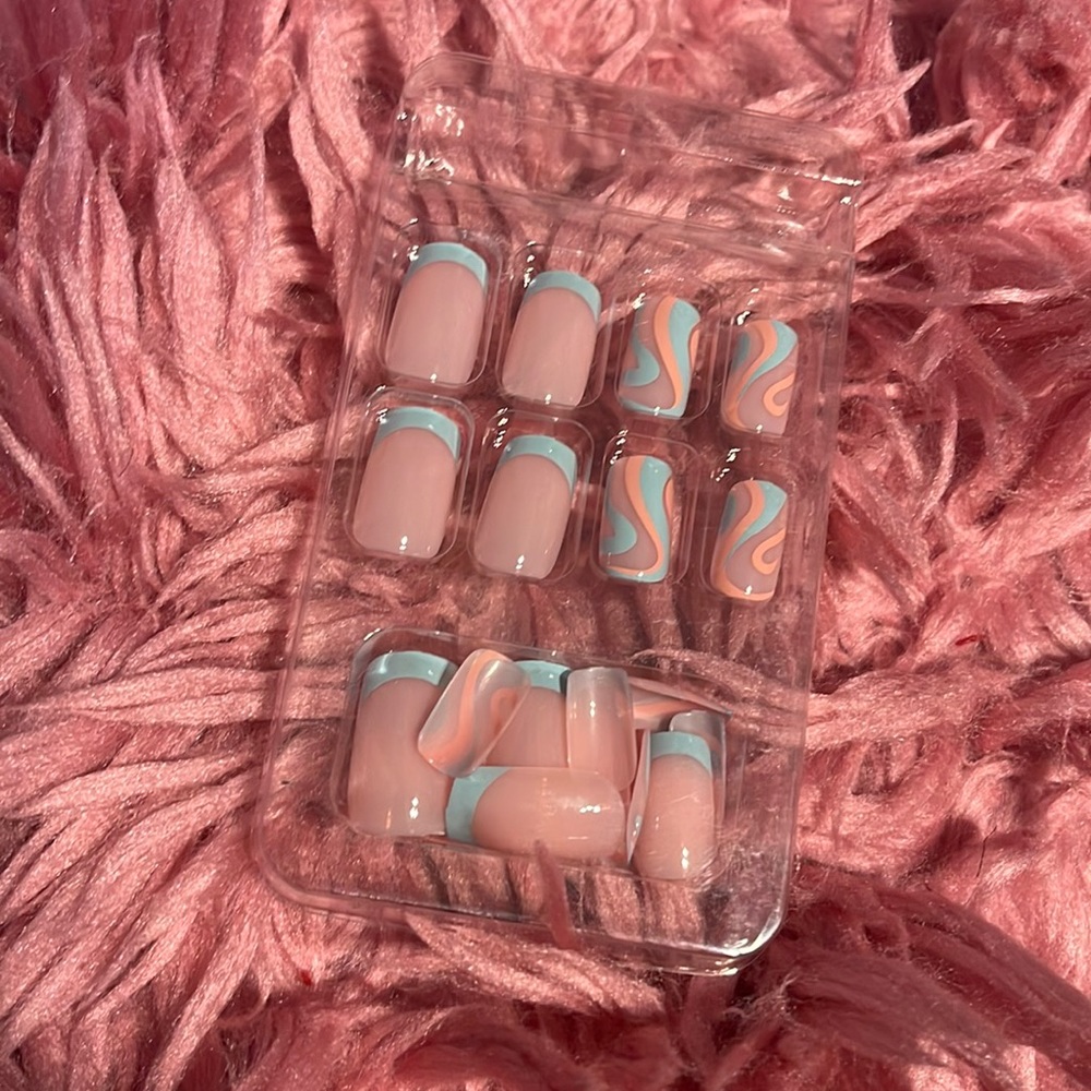 24 pc Blue French with design press on nails